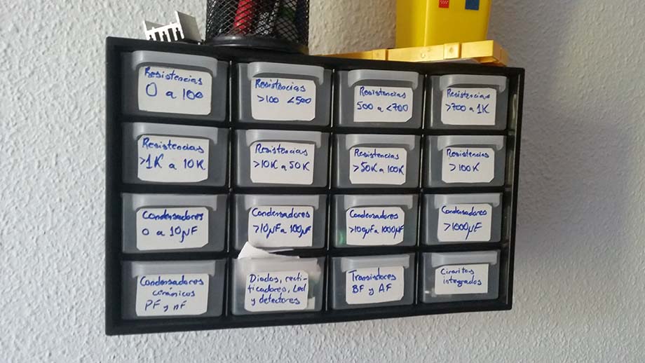 o almacen de componentes electrónicos para practicas y crear. caja de componentes